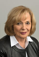 Andrea J Kozlowsky